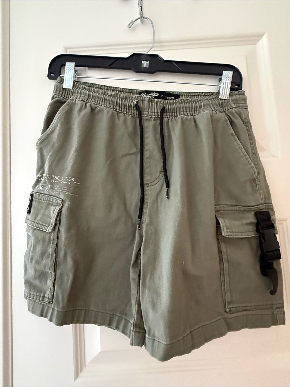 Brooklyn Cloth Streetwear Cargo Shorts Utility Buckle Olive Green Size Medium